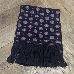Episode by Carolyn Wight Freeman Scarf